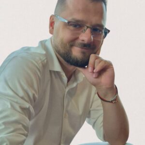 tomasz-hulla